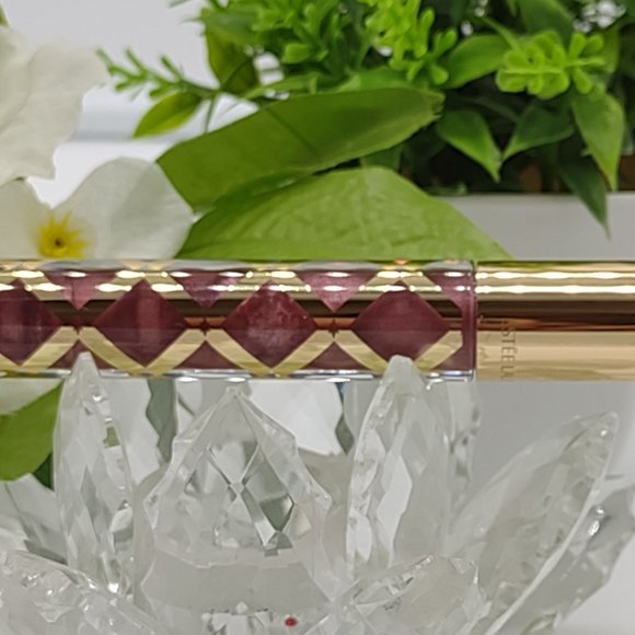 Estee Lauder Pure Color Envy Kissable Lip Shine - Picture 4 of 4
